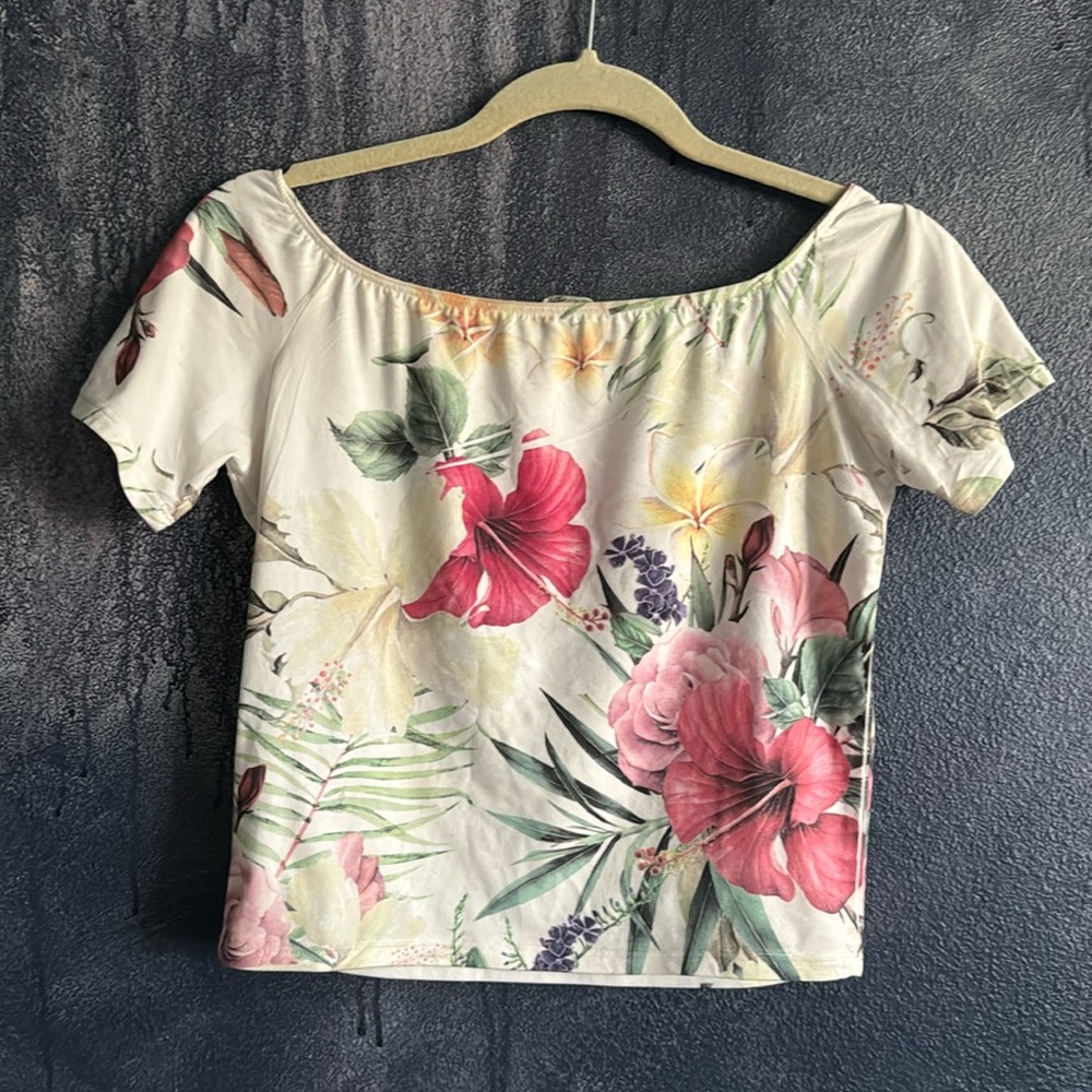 Gaze USA floral tropical cropped short sleaved shirt